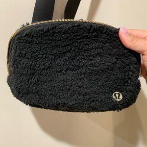 Everywhere fleece belt bag 1L